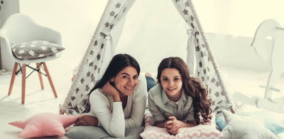 daughters-mother-family